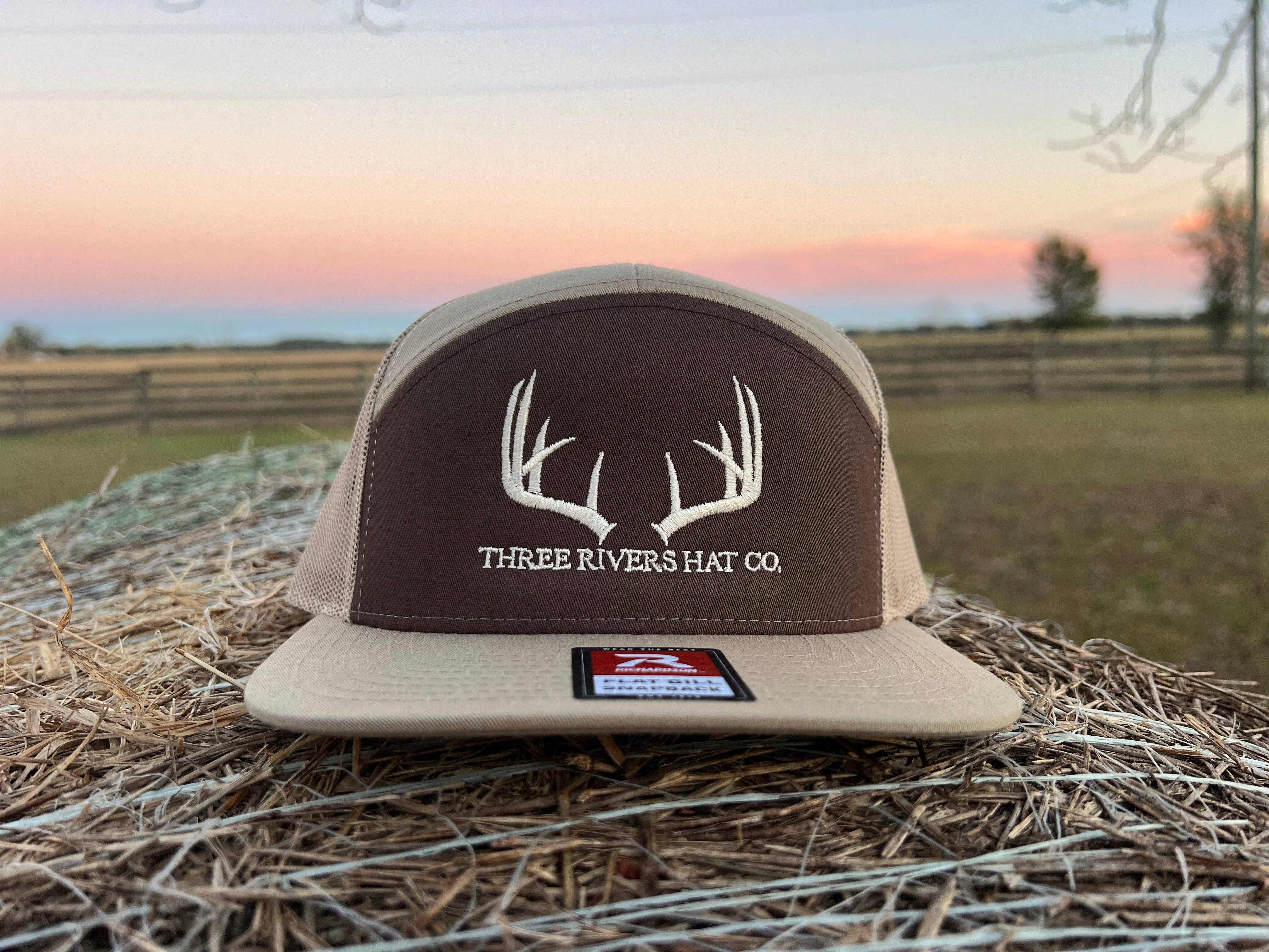 Classic Whitetail Rack - Flatbill Snapback Hat - Richardson 168: Dark Brown/Khaki