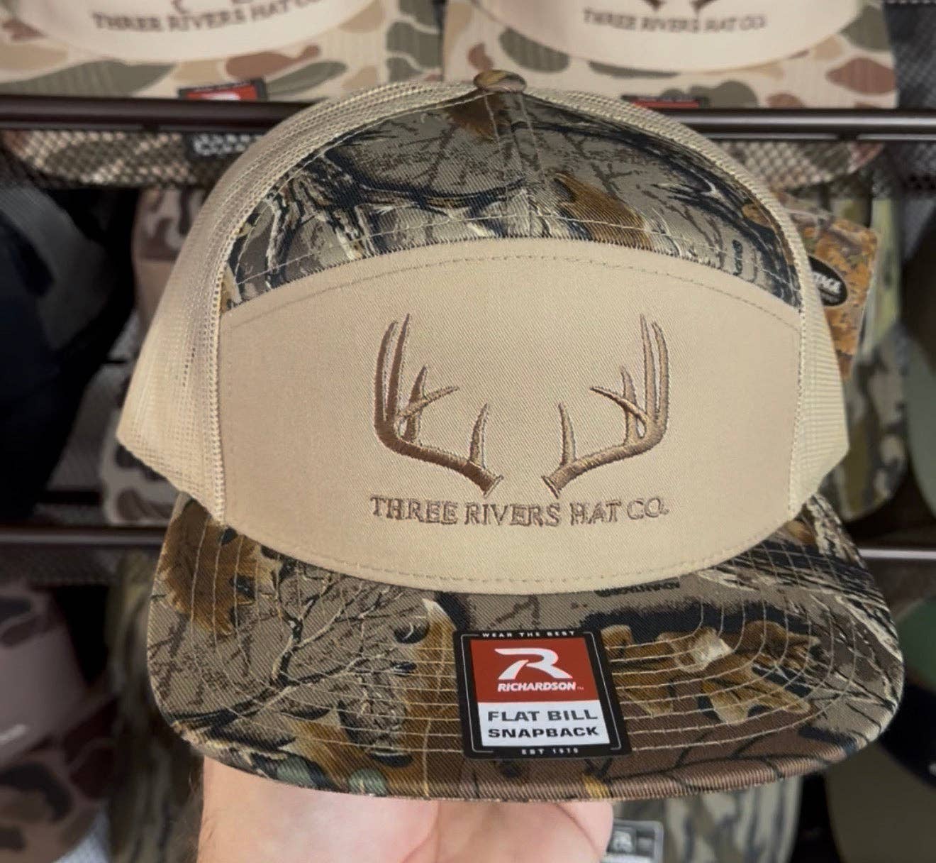 Classic Whitetail Rack - Richardson 168 7 panel Flatbill Snapback - Realtree Advatange: Realtree Advantage