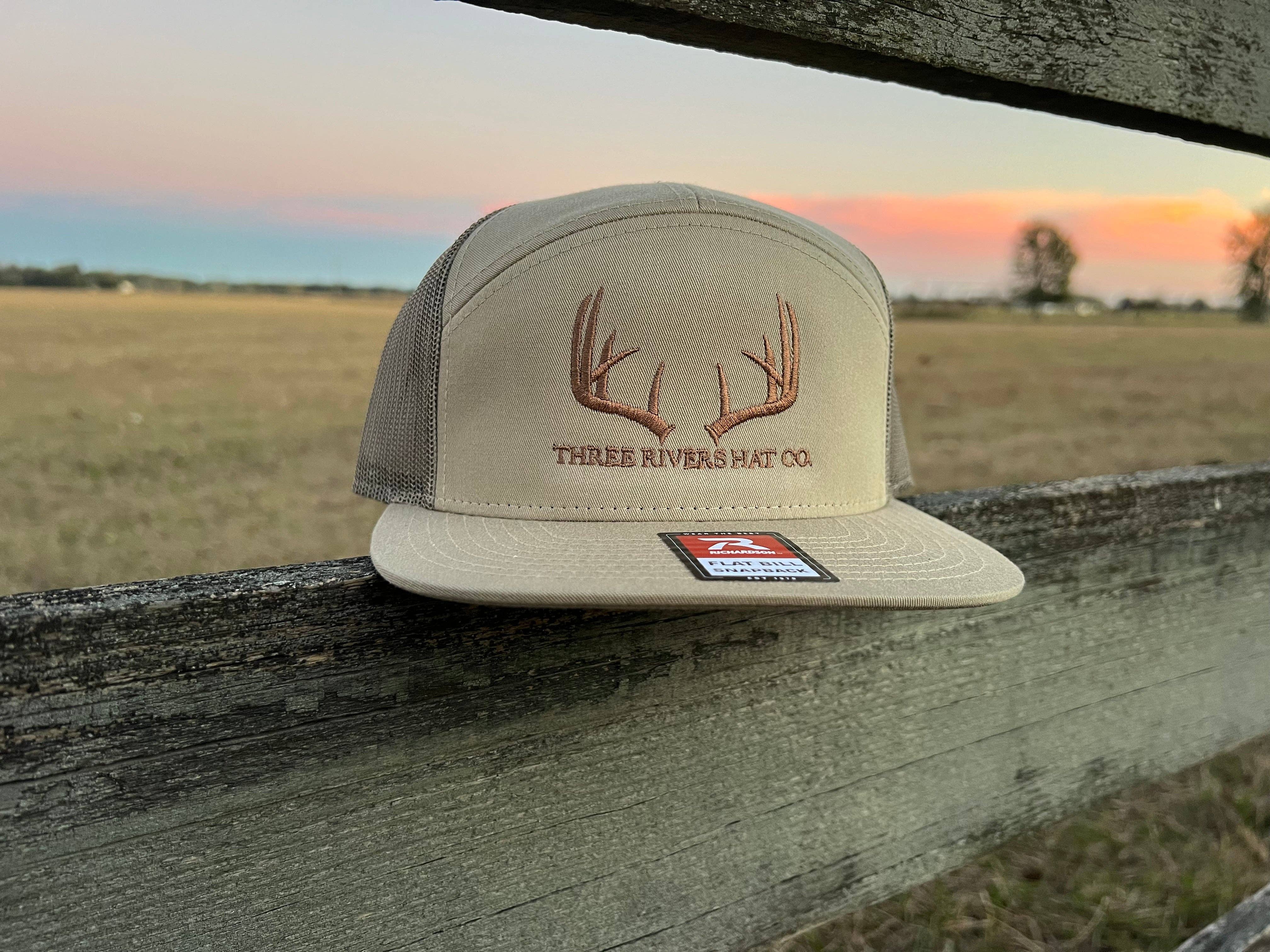 Classic Whitetail Rack - Flatbill Snapback Hat - Richardson 168: Khaki/Loden
