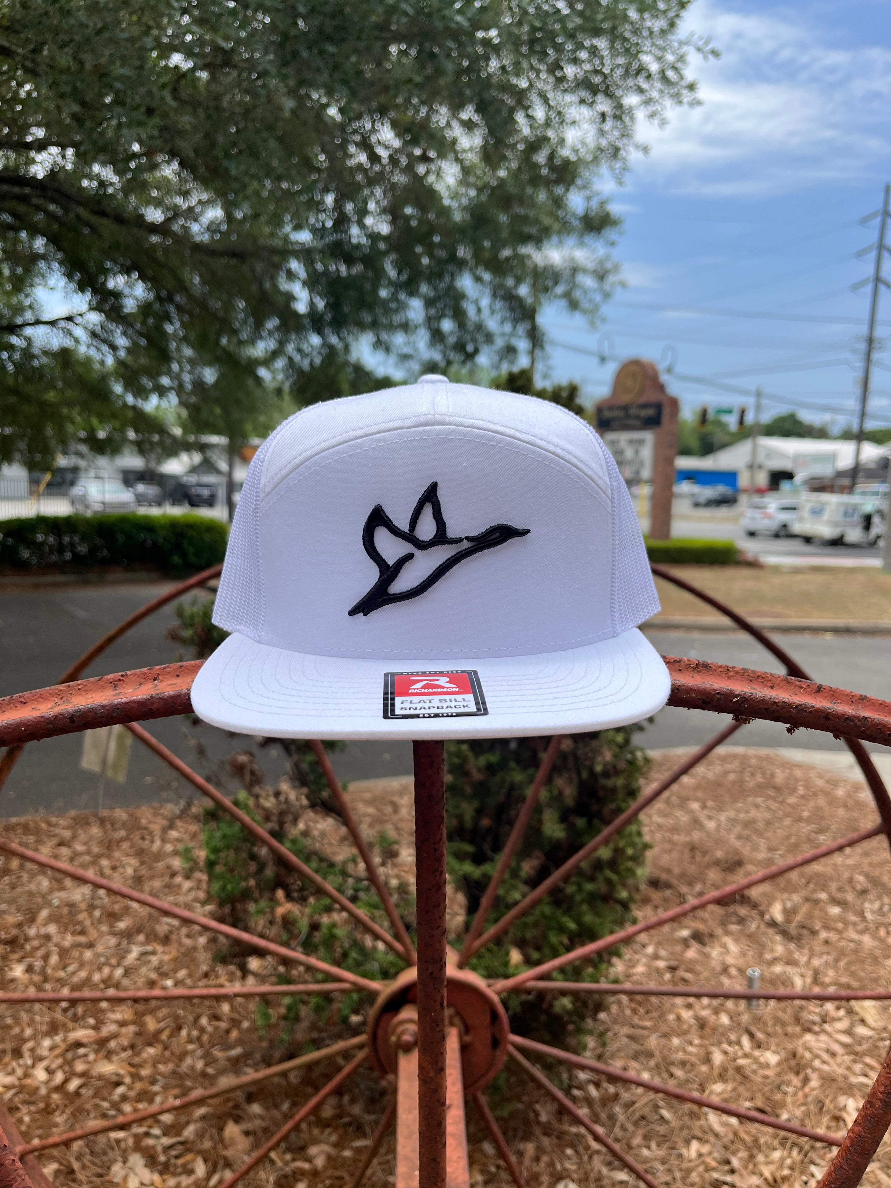 7 Panel White & Black