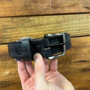 Port Leon - 1.5” Black Embossed Gator Skin Scalloped Overlay