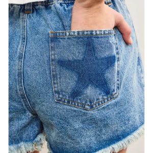 Back Pocket Star Shadow Patch Denim Shorts